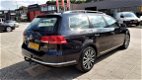 Volkswagen Passat Variant - 1.4 TSI Comfortline BlueMotion Automaat, Trekhaak, Navi - 1 - Thumbnail