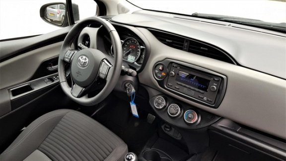 Toyota Yaris - 1.0 VVT-i Comfort Android auto en Apple carplay, 100% onderhouden - 1