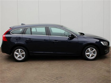 Volvo V60 - 2.0 D3 Automaat Summum Business - 1