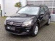 Volkswagen Tiguan - 1.4 TSI Comfort&Design Edition Climate control, Dakrailing, PDC voor & achter, e - 1 - Thumbnail