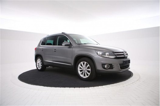 Volkswagen Tiguan - 2.0 TDI Sport&Style Leer, Panoramadak, Navigatie, Stoelverwarming, - 1