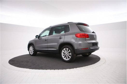 Volkswagen Tiguan - 2.0 TDI Sport&Style Leer, Panoramadak, Navigatie, Stoelverwarming, - 1