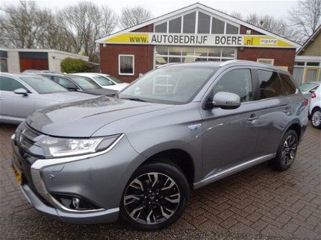 Mitsubishi Outlander - 2.0 PHEV Executive Edition Ex. BTW, Navi, Camera, 18''Lmv - 1