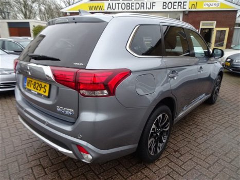 Mitsubishi Outlander - 2.0 PHEV Executive Edition Ex. BTW, Navi, Camera, 18''Lmv - 1