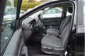 Ford Focus Wagon - 1.6-16V Champion bj05 airco elec pak - 1 - Thumbnail