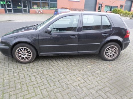 Volkswagen Golf - 1.6-16V Master Edition - 1