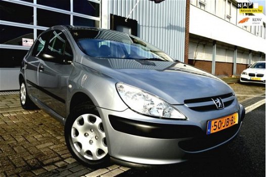 Peugeot 307 - 1.4 XR Hatchback 5-DRS AIRCO *ZO GOED ALS NIEUW - 1