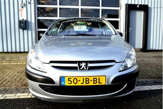 Peugeot 307 - 1.4 XR Hatchback 5-DRS AIRCO *ZO GOED ALS NIEUW - 1