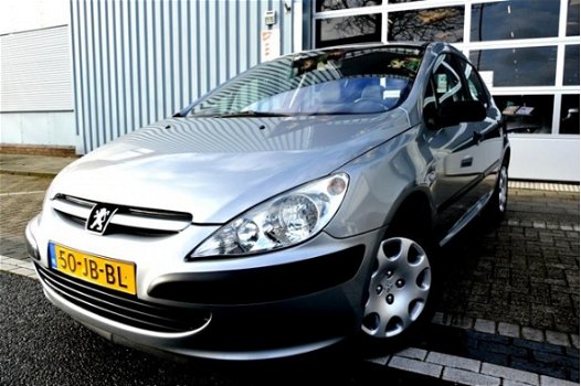 Peugeot 307 - 1.4 XR Hatchback 5-DRS AIRCO *ZO GOED ALS NIEUW - 1