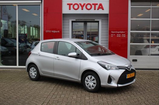 Toyota Yaris - 1.0 VVT-i Aspiration met navigatie - 1