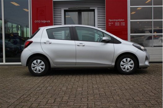 Toyota Yaris - 1.0 VVT-i Aspiration met navigatie - 1