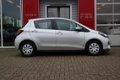 Toyota Yaris - 1.0 VVT-i Aspiration met navigatie - 1 - Thumbnail