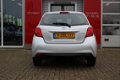 Toyota Yaris - 1.0 VVT-i Aspiration met navigatie - 1 - Thumbnail