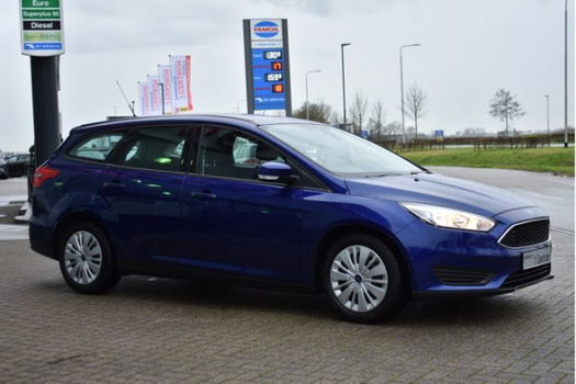 Ford Focus Wagon - 1.0 EcoBoost 125PK Lease Edition, Zesbak, Bluetooth, Isofix, Parkeersensoren - 1