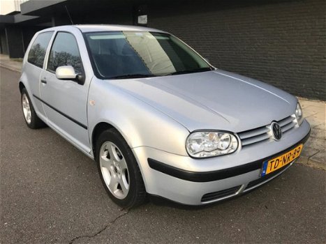 Volkswagen Golf - 1.9 TDI Comfortline - 1