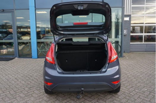 Ford Fiesta - 1.4 Titanium 5-drs Automaat Climate Voorruitverwarming Cruise Control Licht en Regense - 1