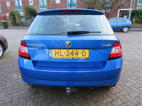 Skoda Fabia - 1.2 TSI Ambition NAVIGATIE /CARKIT/ TREKHAAK/STUURBEDIENING - 1