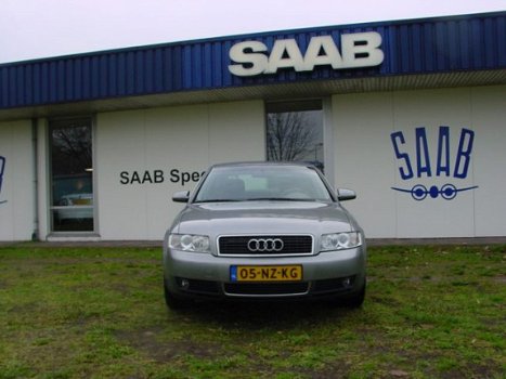 Audi A4 - 2.0 FSI - 1