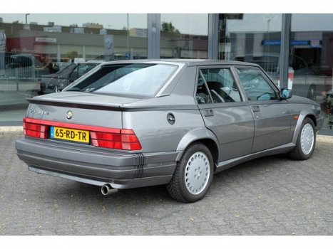 Alfa Romeo 75 - 3.0 V6 QV - 1