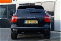 Porsche Cayenne - 4.8 S Navigatie | Cruisecontrol | Climatronic | stoelverwarming | dealer onderhoud - 1 - Thumbnail