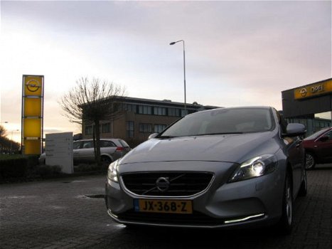 Volvo V40 - 2.0 D2 120PK Nordic+ FULL OPTIONS - 1