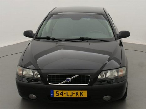 Volvo S60 - 2.4 T Edition - 1