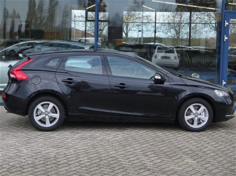 Volvo V40 - 2.0 D4 190 PK Business | NAVI | CRUISE | CLIMATE | BLUETOOTH - 1