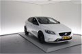 Volvo V40 - D4 Aut-8 Carbon Edition Security / Scandinavian / Harman Kardon - 1 - Thumbnail