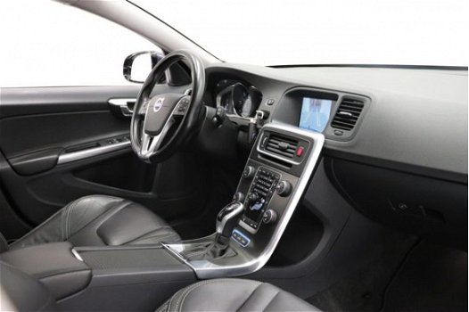 Volvo V60 - D6 AWD Plug-In Hybrid Summum / Halftarief wegenbelasting Hybrid Technology Line - 1