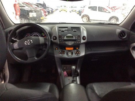 Toyota RAV4 - 2.0 16V VVT-I Automaat, Executive Business - 1