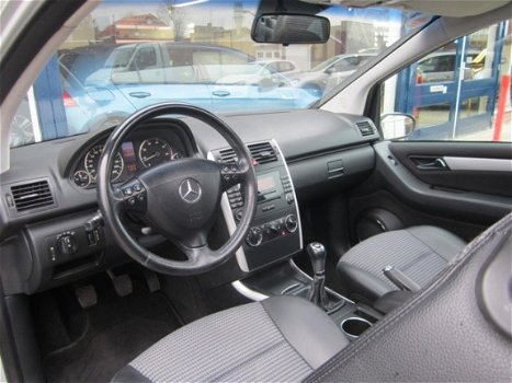 Mercedes-Benz A-klasse - 200 Avantgarde 136PK Panorama/Airco/Leder/MTF-stuur Dealer OH/Zeer netjes - 1