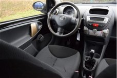 Toyota Aygo - 1.0-12V / Airconditioning / elektrische ramen / centrale vergrendeling / goudkleurige