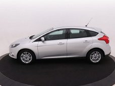 Ford Focus - 1.0 100PK EcoBoost Titanium Navigatie | Cruise | Clima | Voorruitverwarming | Trekhaak