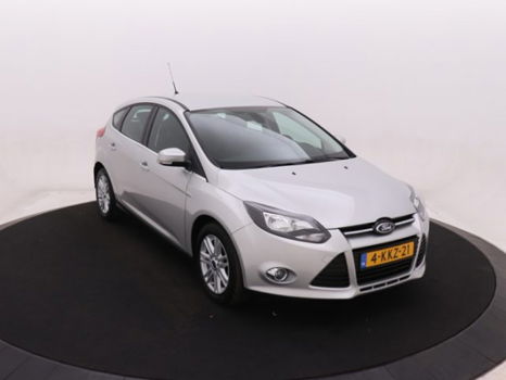 Ford Focus - 1.0 100PK EcoBoost Titanium Navigatie | Cruise | Clima | Voorruitverwarming | Trekhaak - 1