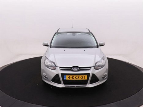 Ford Focus - 1.0 100PK EcoBoost Titanium Navigatie | Cruise | Clima | Voorruitverwarming | Trekhaak - 1
