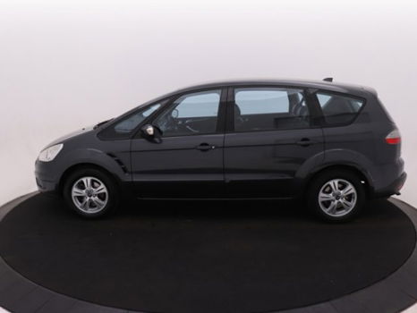 Ford S-Max - 2.0 145PK Titanium Navigatie | PDC | Voorruitverwarring | Dealeronderhouden - 1