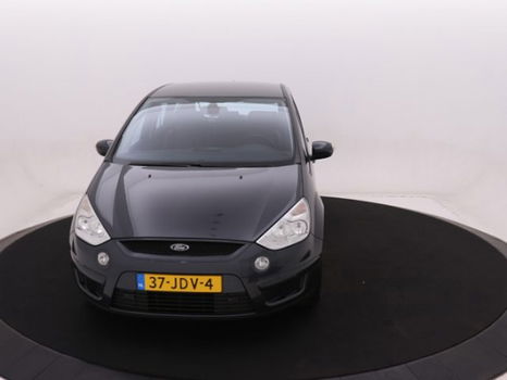 Ford S-Max - 2.0 145PK Titanium Navigatie | PDC | Voorruitverwarring | Dealeronderhouden - 1