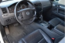 Volkswagen Touareg - 3.0 TDI 240pk R-line - Grijs Kenteken