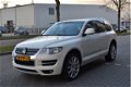 Volkswagen Touareg - 3.0 TDI 240pk R-line - Grijs Kenteken - 1 - Thumbnail