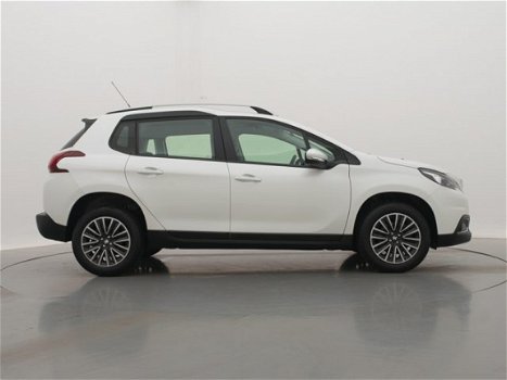 Peugeot 2008 - 1.2 110pk EAT6 Automaat Active | Navigatie | Parkeersensoren | Airco | Lage kilometer - 1