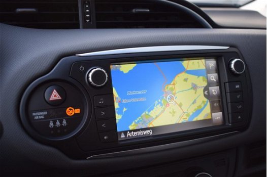 Toyota Yaris - 1.5 Hybrid 100pk Business Plus automaat | Navigatie | Climate control | Cruise contro - 1