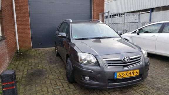 Toyota Avensis Wagon - 2.2 D-4D Luna - 1