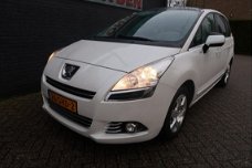 Peugeot 5008 - 1.6 THP Family 7p. Navigatie , leder interieur, afneembare trekhaak