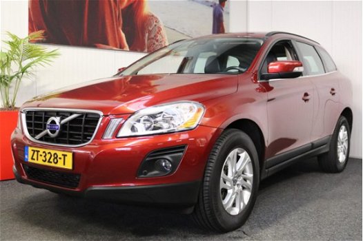 Volvo XC60 - 2.4D FWD Momentum LEDER NAVIGATIE CRUISE CONTROL AFN. TREKHAAK PDC TELEFOON ZEER MOOI - 1