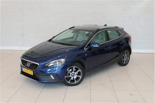 Volvo V40 Cross Country - 1.6 T4 Ocean Race * Zeer complete & unieke Cross Country / Navi / leder / - 1