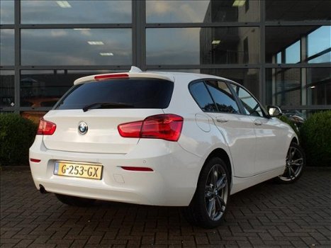 BMW 1-serie - 118i Essential *18 Inch*Pryvacyglass*Bluetooth Telefoon*44.000 KM - 1