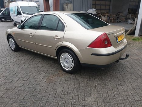 Ford Mondeo - 2.0-16V Trend - 1