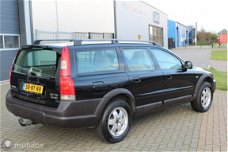 Volvo XC70 - 2.4 D5 cruise, airco, stoelverwarming, leer