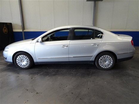 Volkswagen Passat - 1.9 TDI Comfl. BlueM - 1