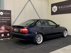BMW 3-serie - 320i Executive 6-Cilinder 170PK Leder M-Velgen NAP Rijklaar